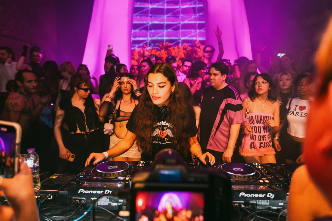 Photo of set Bushbby.