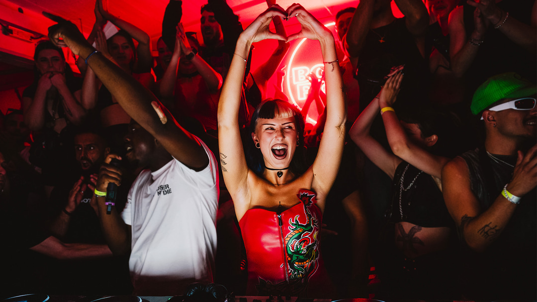 Photo of set Cloudy.