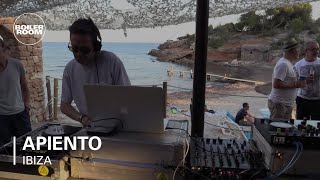 Photo of set Apiento.