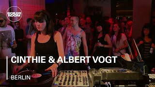 Photo of set Cinthie & Albert Vogt.