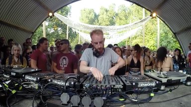 Photo of set Kowton.