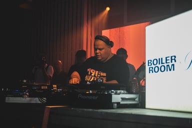 Photo of set DJ 1985.