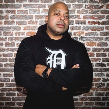 Photo of set DJ Bone.