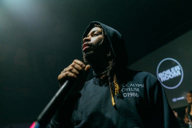 Photo of set Valee.