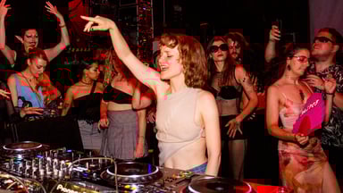 Photo of set Clara!.