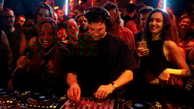 Photo of set Dax J.