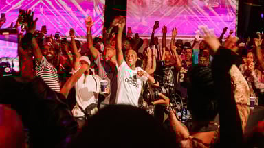 Photo of set Thabza Tee.
