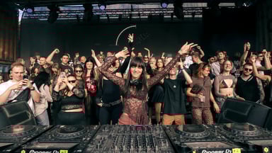 Photo of set THELMA.