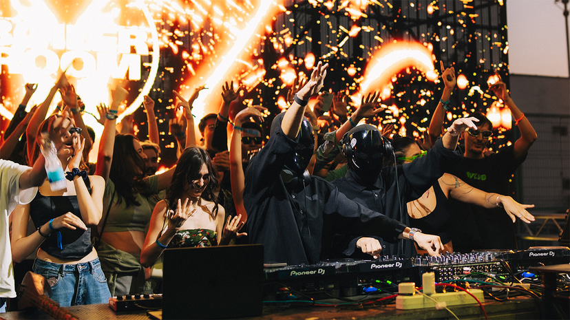 Flyer for event Doppi Twins.