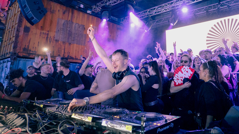 Flyer for event Paraçek.